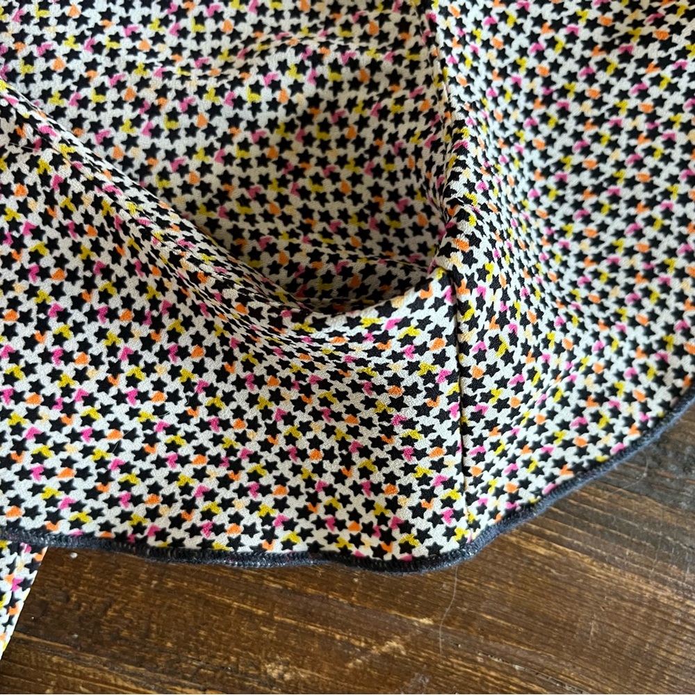 CAbi Stellar Sleeveless Blouse Micro Star Print NWOT - Picture 11 of 13